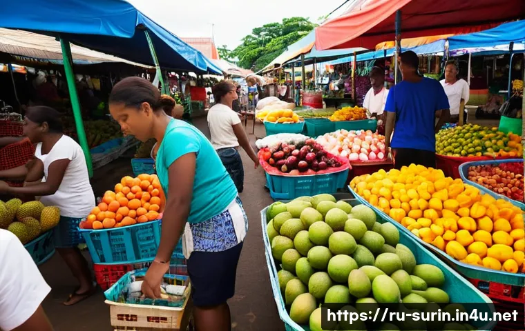 수리남의 대표적인 시장과 쇼핑 명소 - A vibrant street market scene in Paramaribo, Suriname, bustling with diverse vendors selling fresh t...