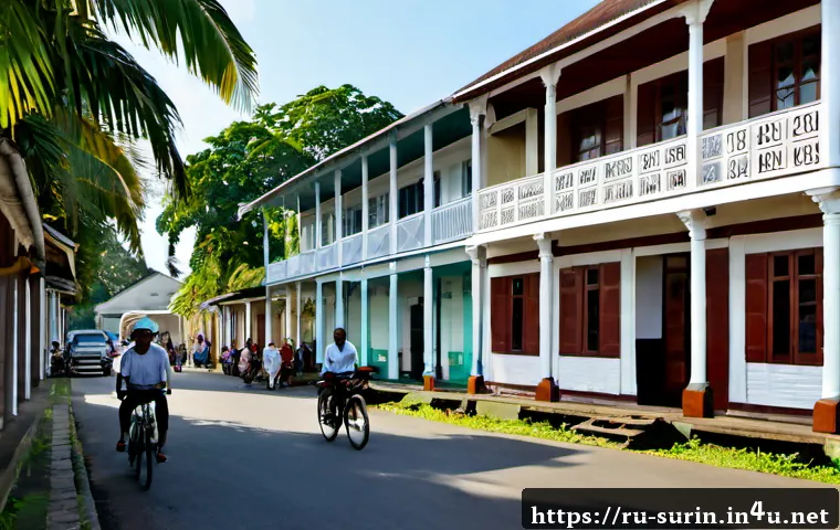 수리남과 프랑스령 기아나의 차이 - Photorealistic street scene in Paramaribo, Suriname, elegant weathered Dutch colonial wooden houses ...